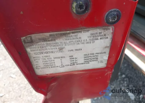 2004 Chevrolet Silverado 1500 Work Truck z USA, uszkodzony, nr VIN 1GCEK14V14E211793